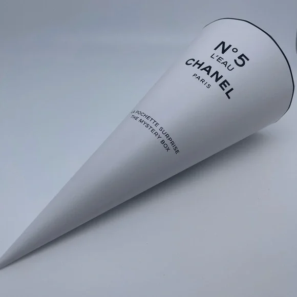 Chanel Mystery Box - Picture 3 of 4